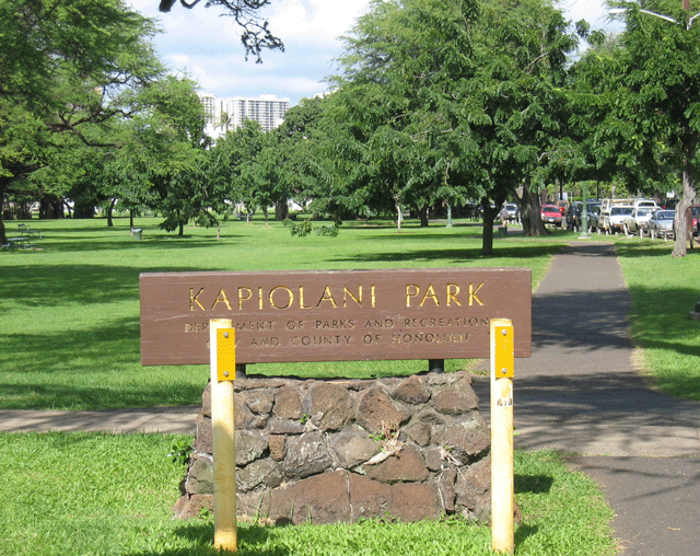 Kapiolani Park Sign